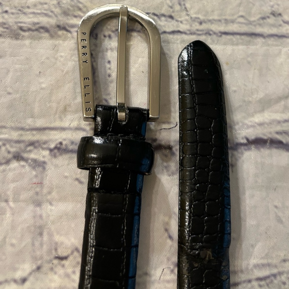 PERRY ELLIS GENUINE LEATHER CROC PRINT BLACK WITH SILVER TONE BUCKLE BELT SIZE M